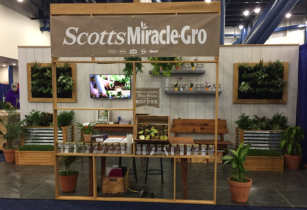 Scotts Miricle-Gro trade show set